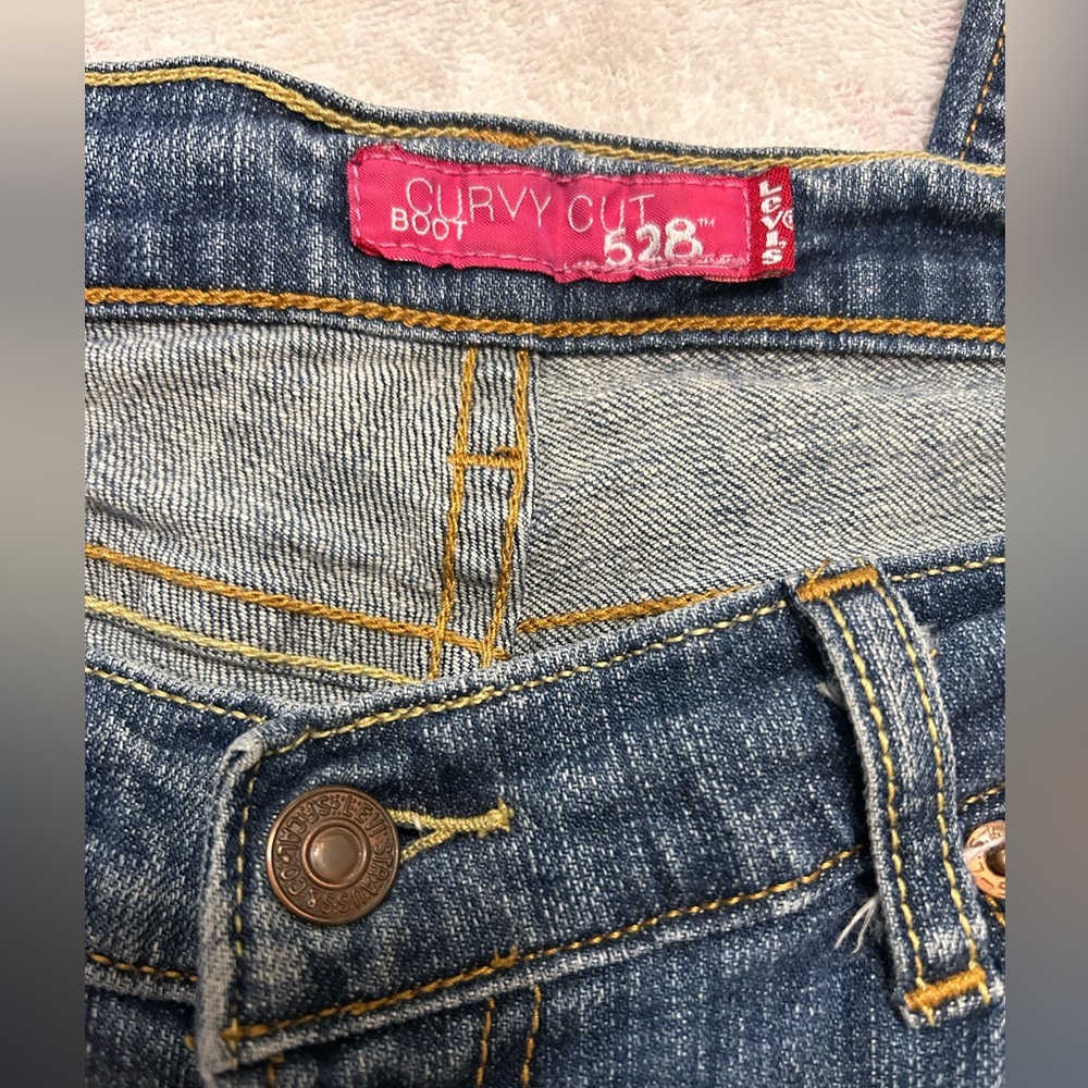 Levi’s 528 Curvy‎ Bootcut Jeans Women’s Dark Wash Boot Cut Size13 - Picture 4 of 9